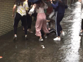 吃瓜摇头gif,趣味瞬间，笑翻你的朋友圈