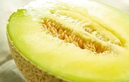 吃瓜群众秒变五瓜什么意思,揭秘网络热词背后的文化现象