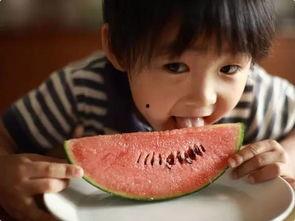 女儿吃瓜,揭秘瓜果中的营养与健康秘密