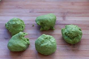 蘸蒜的吃瓜,蘸蒜吃瓜的独特风味体验