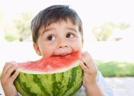 宝宝吃瓜嘴发红,夏日解暑小贴士与护理方法