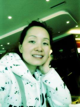 红卫衣吃瓜,揭秘时尚潮流背后的故事