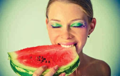 奇闻趣事吃瓜,吃瓜群众眼中的荒诞世界