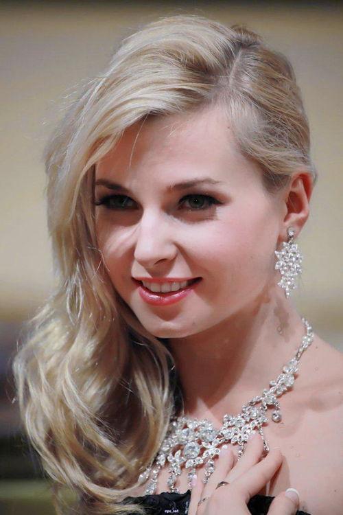 乌克兰波琳娜吃瓜,揭秘娱乐圈背后的真相