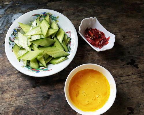 孩子吃瓜的做法,孩子吃瓜的趣味瞬间