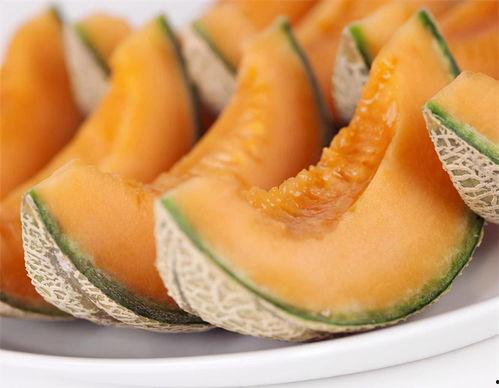 白马吃哈密瓜视频,一场视觉盛宴