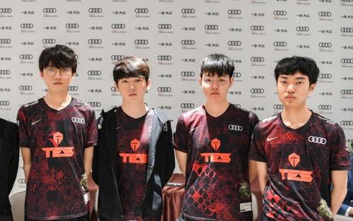 吃瓜被全员偷听